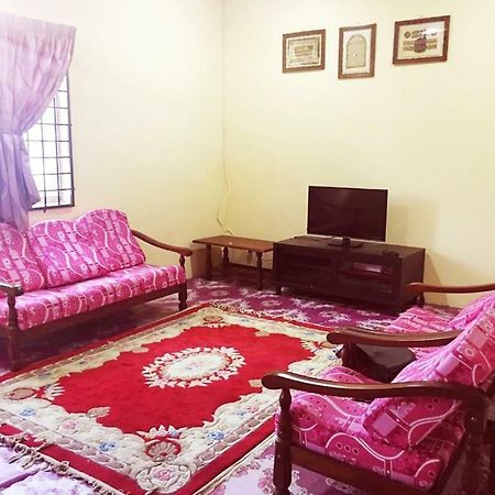 Homestay Bandar Pekan - Musleem Preferred Exterior foto