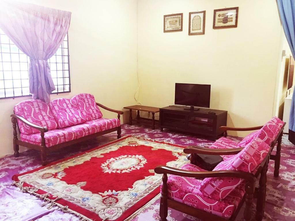 Homestay Bandar Pekan - Musleem Preferred Exterior foto